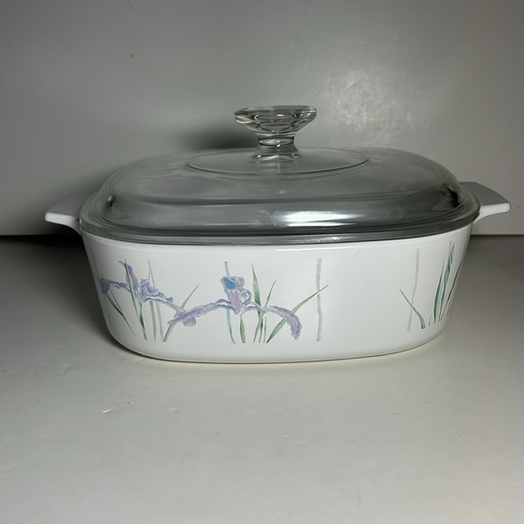 Vintage Corning Ware Shadow Iris 2 quart casserole dish - Picture 3 of 7